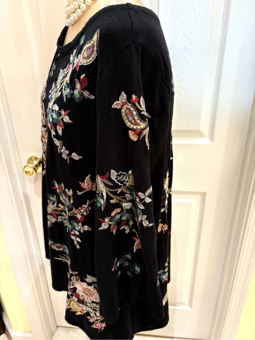 J.Jill Embroidered Black Floral Knit Women's Top 2X - Picture 2 of 10